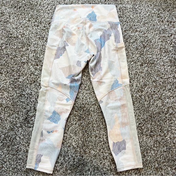 Fabletics On-The-Go PowerHold® High-Waisted Capri Sz S - Picture 4 of 7